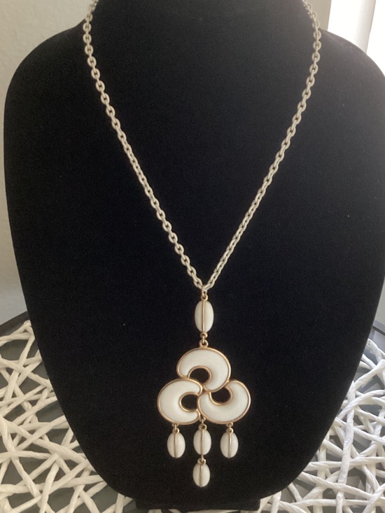 Jewelry - White Enamel Drop Pendant Necklace - Women Jewelry